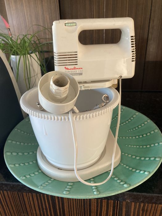 Batedeira com taça Moulinex