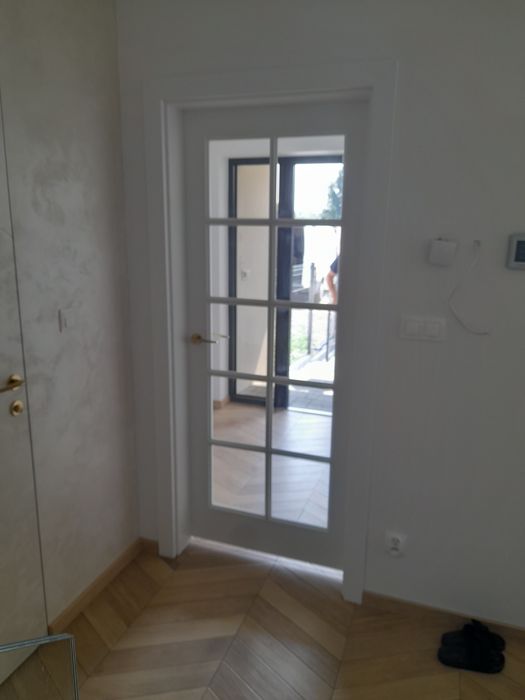 Montaż drzwi i paneli.drzwi zewnetrznych i P.Poz.Dopasowanie skrzydła