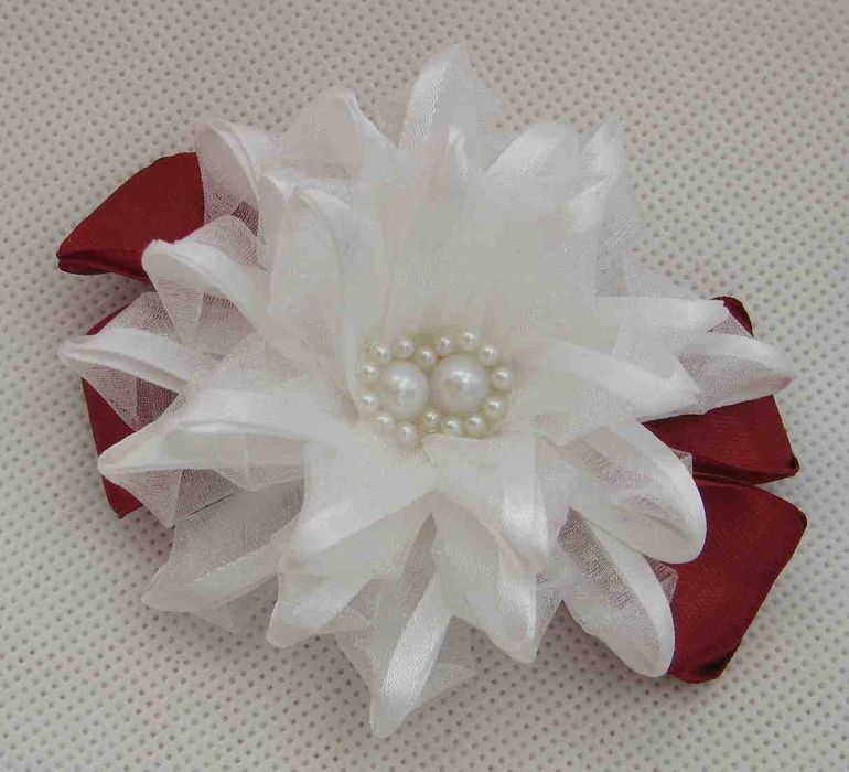 Kwiatki wstążki kanzashi