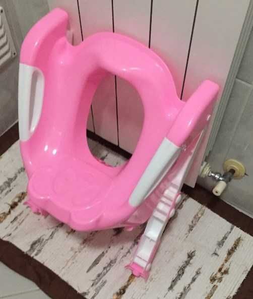 Assento dobrável com escada ajustável para vaso sanitário