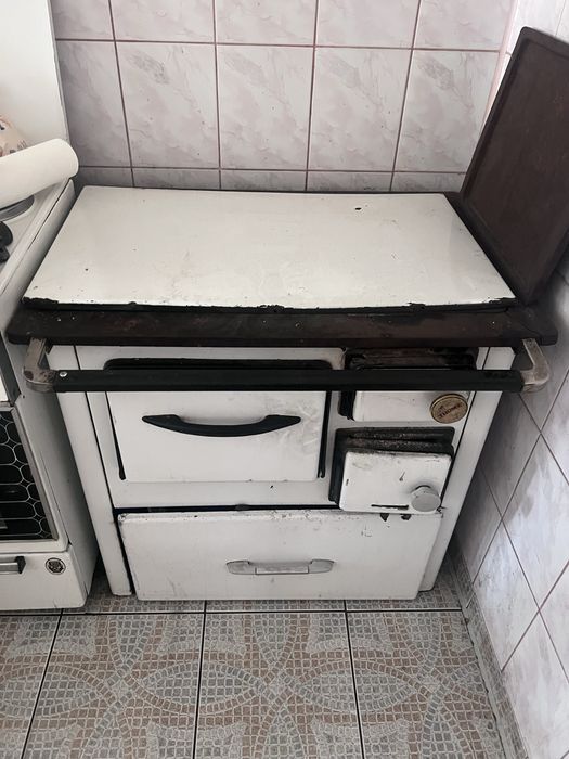 kuchnię węglową typu THORMA