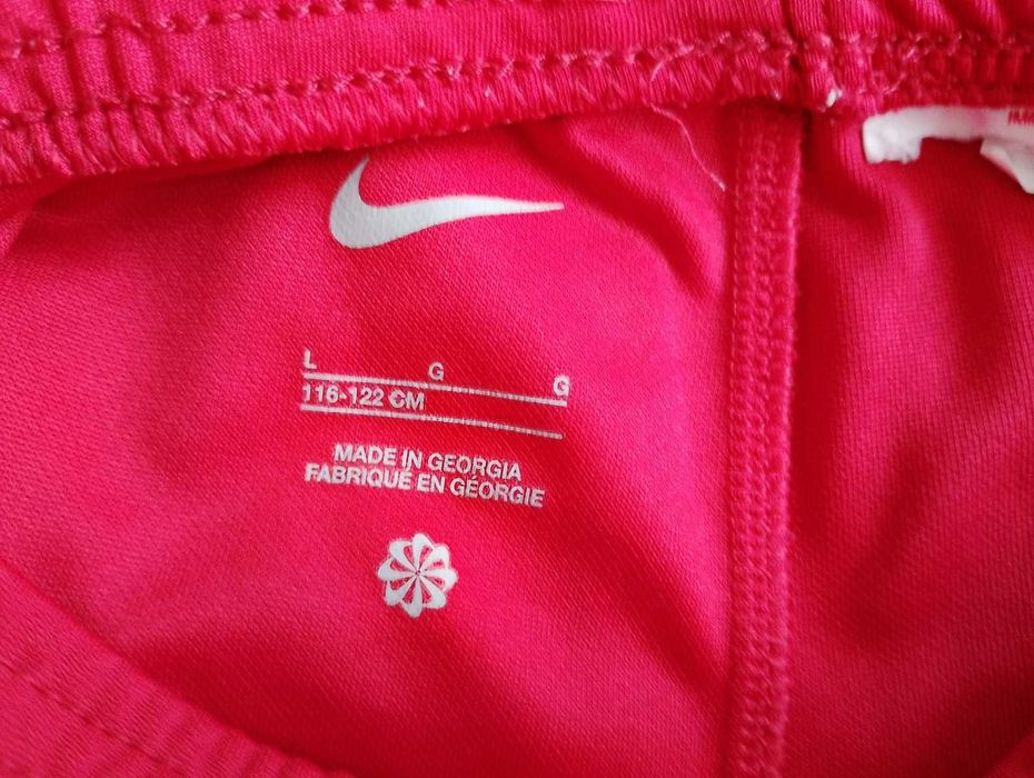 Spodenki piłkarskie Nike, czerwone, rozmiar 122