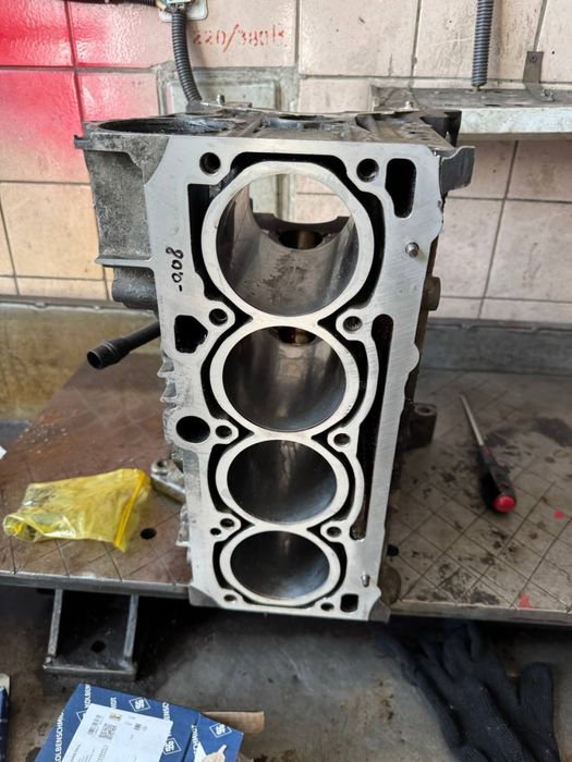 Skoda Oktavia Tour 1.6 AKL