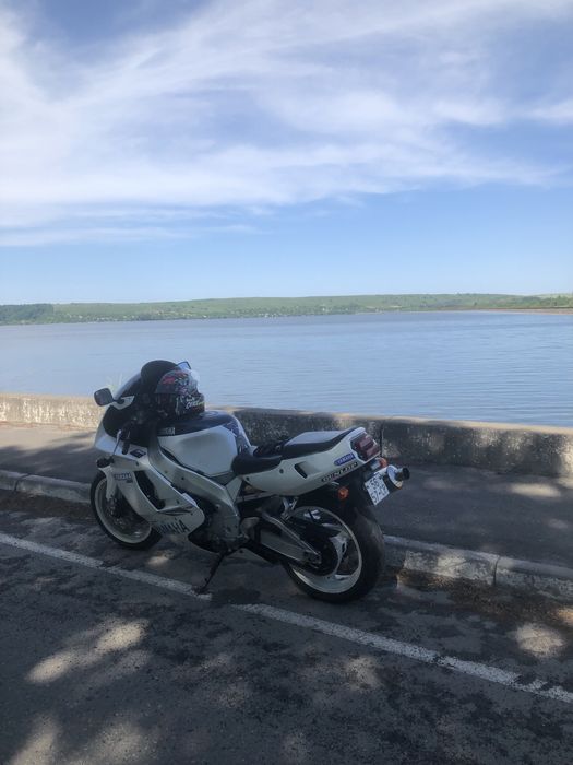 продам Yamaha yzf750rr