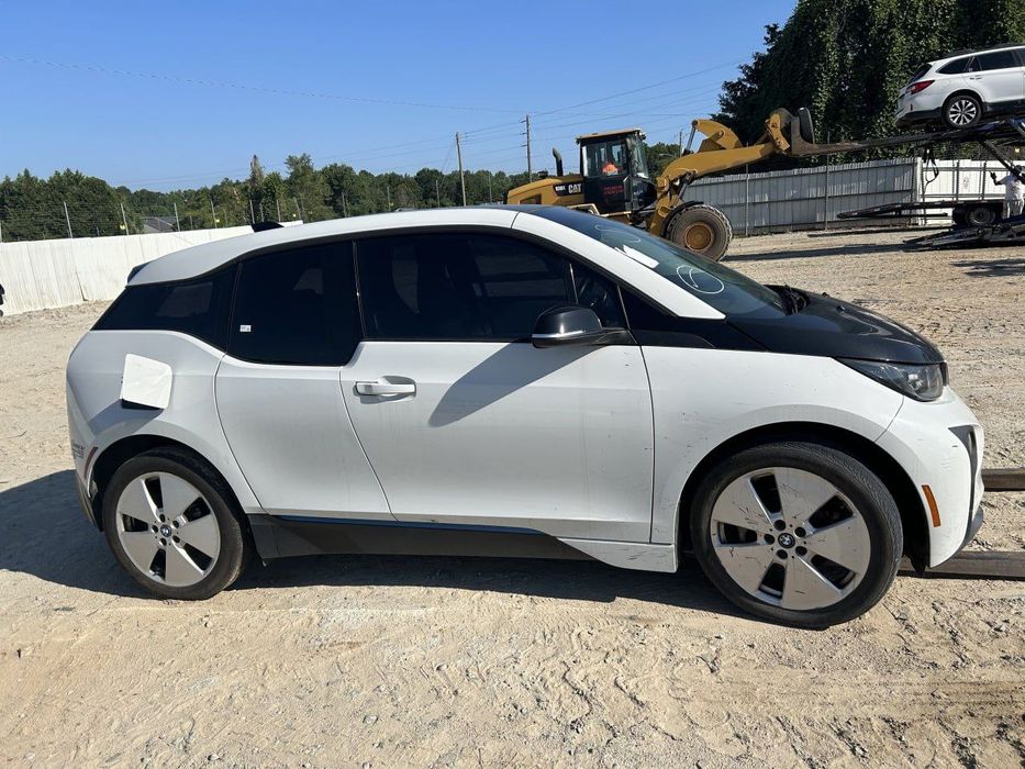 Передний бампер BMW I3
