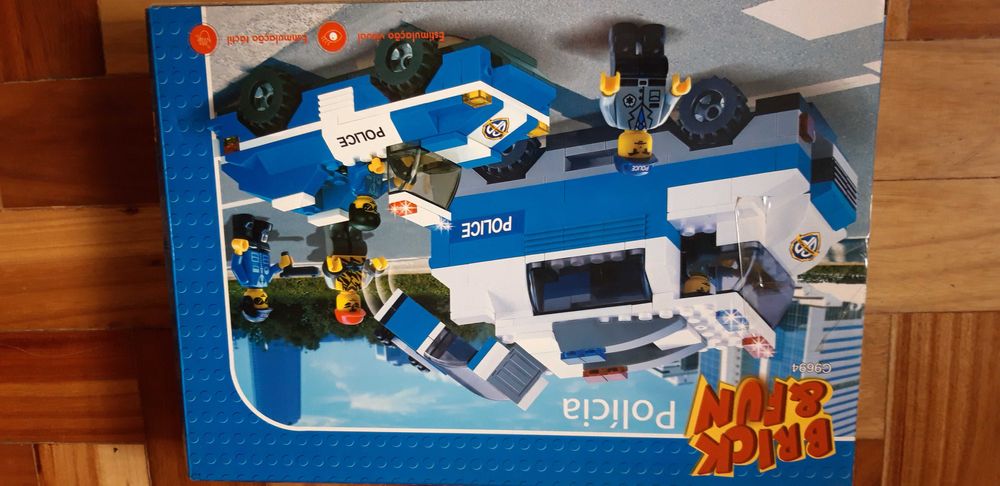 Brick & Fun  Policia