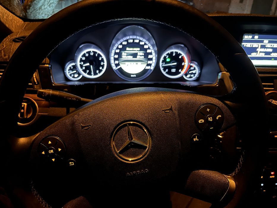 Продам Mercedes E200 W212