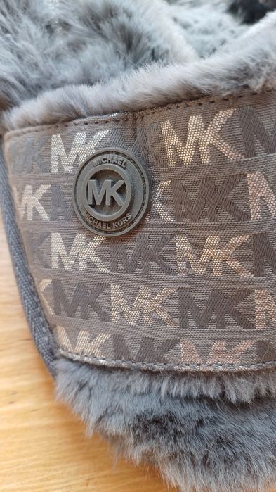 Продам тапули Michael Kors.