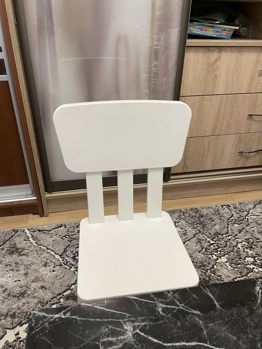 Стіл і стілець ikea