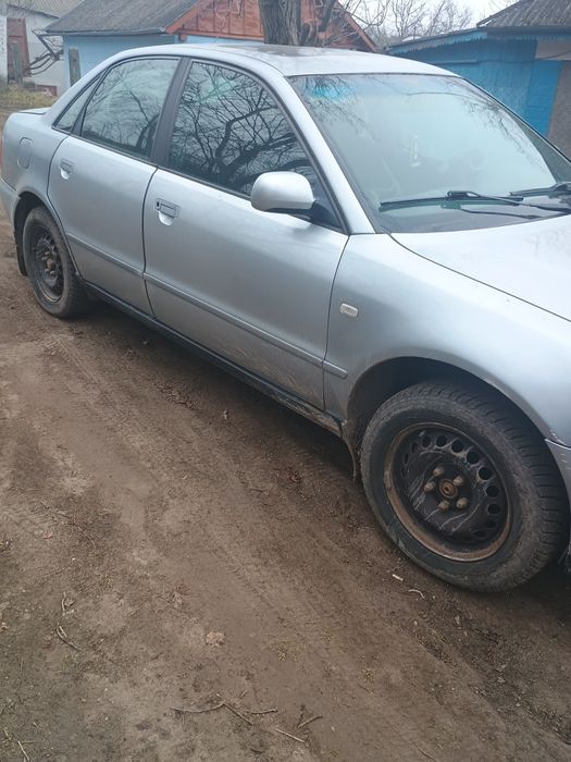 Ауді А4 б5 1,6 газ/ бенз