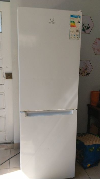 Frigorífico funcionando bem