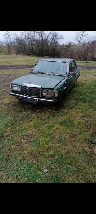 Samochód Mercedes