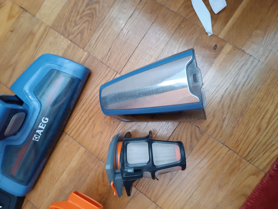 Пилесос AEG на запчастини!