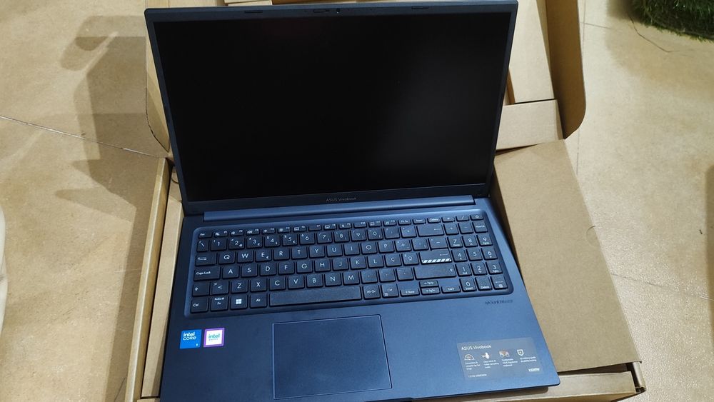 ASUS VivoBook F1504V i5
