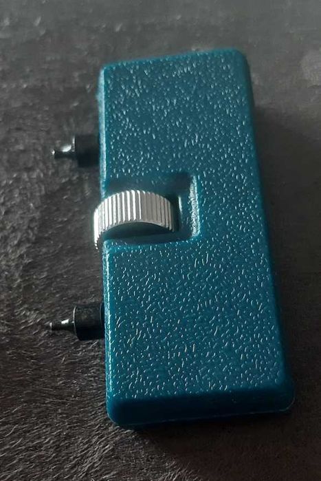 Ferramenta para abrir / trocar pilhas relógios