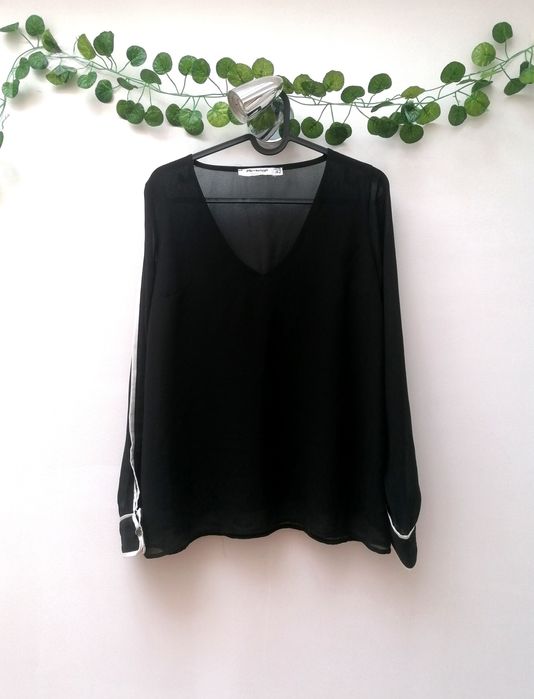 Blusa Preta Fina e Transparente