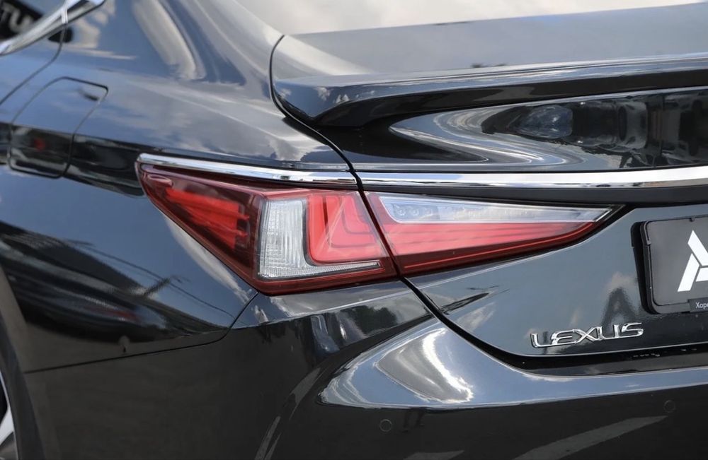Продам автомобіль Lexus 250 (AT 207 к.с)