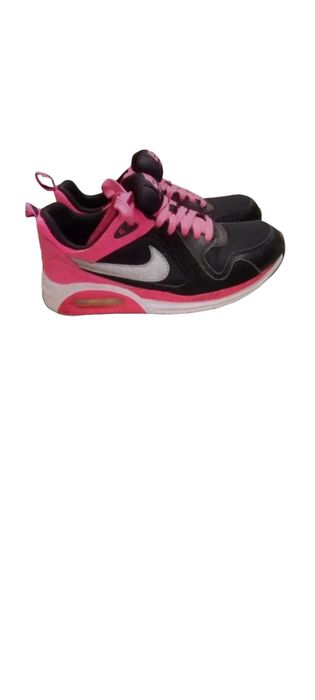 Ténis preto e rosa da Nike Air Max