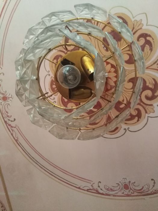 Люстра хрустальная Чехословакия.