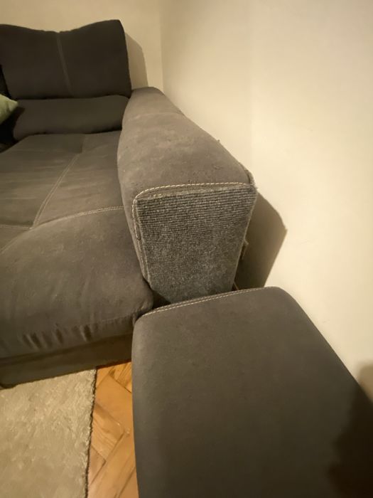 Sofá 2 Lugares + Chaise Longue + 2 Puffs - 100€