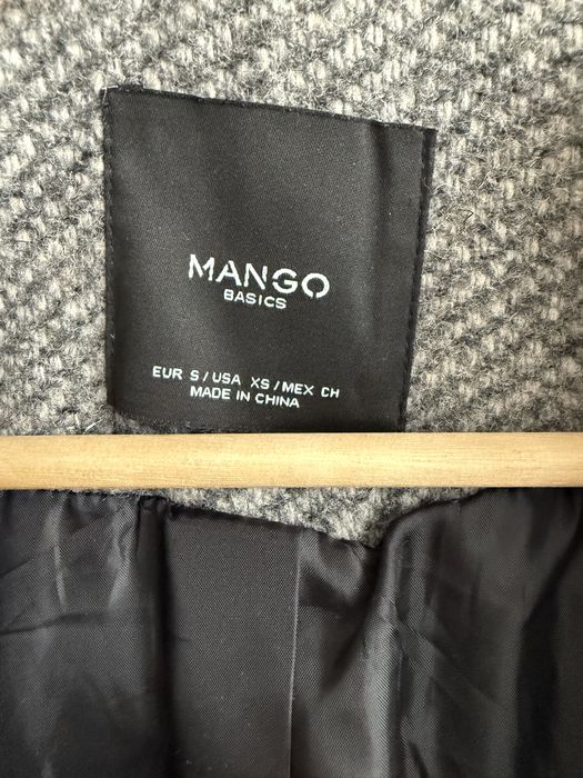 Szary płaszcz Mango