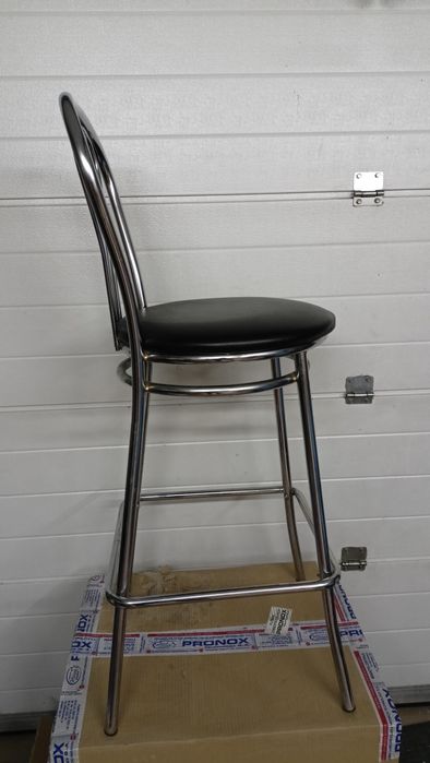 Krzesła i hokery metalowe