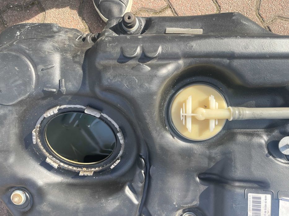 Zbiornik paliwa MERCEDES  BENZ  E-KLASA 212 - 22O diesel