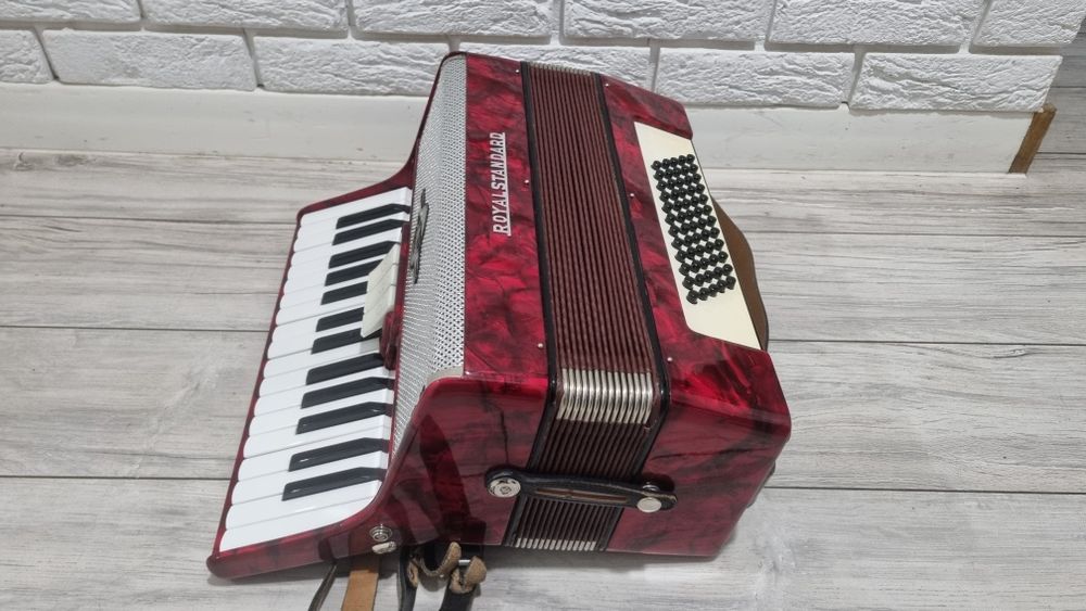 Akordeon Royal Standard 60