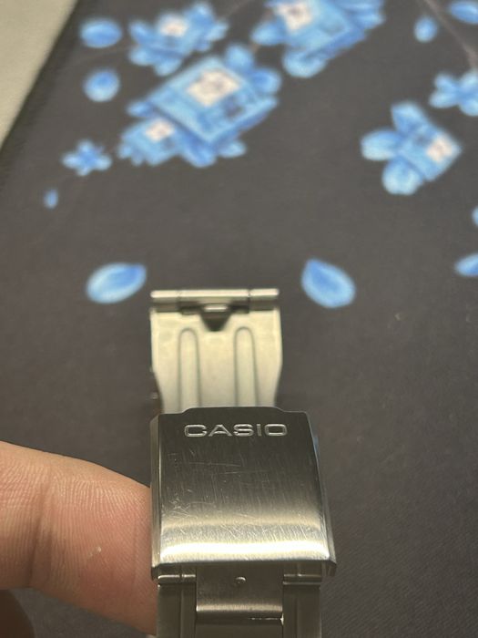 Casio MTP-V005D-1B4 на гарантии. Идеальное состояние, оригинал, полный комплект.
