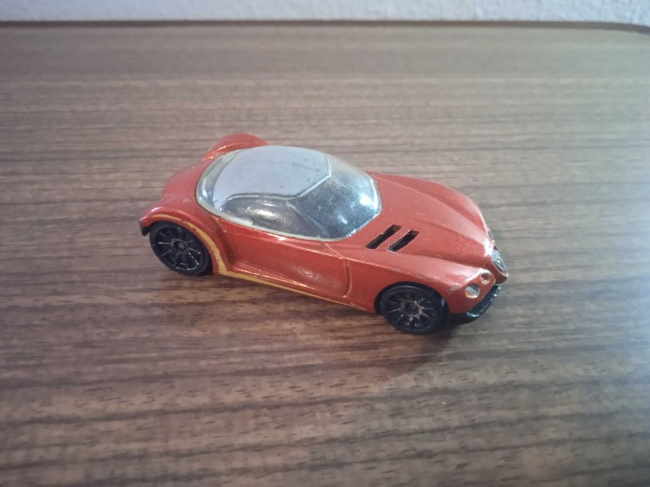 Hot Wheels Golden Arrow