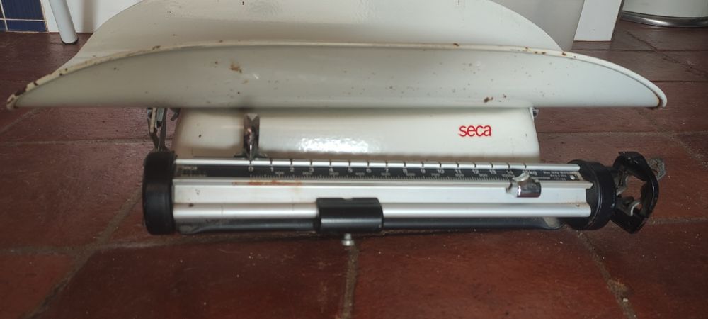 Balança de metal antiga SECA