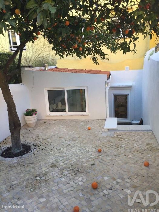Apartamento T2 em Misericórdia de 63,88 m2