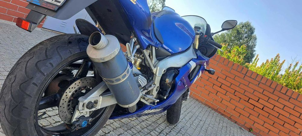 Yamaha YZF R1 (1999) – Clássica em Bom Estado