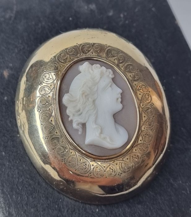 Wiktoriańska złota broszka kamea złoto 375