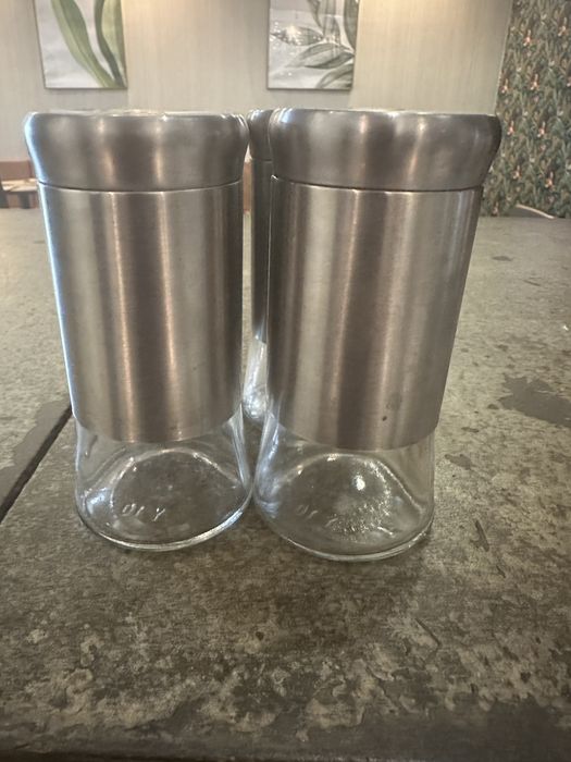 Conjunto saleiro e pimenteiro