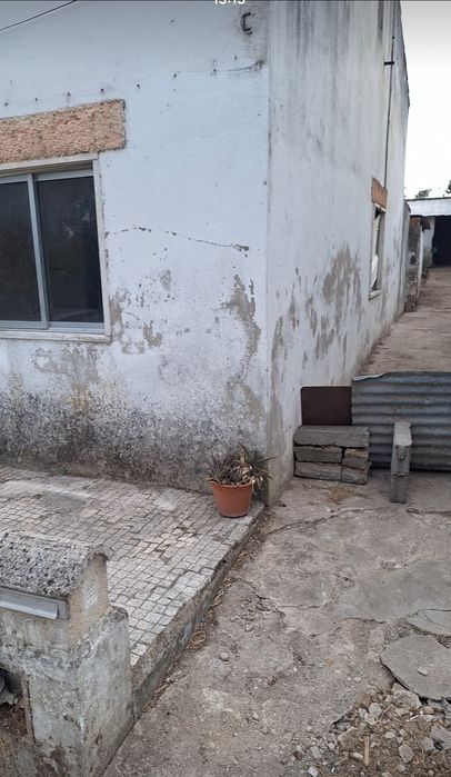 Moradia T4 + 1  com quintal Abrantes