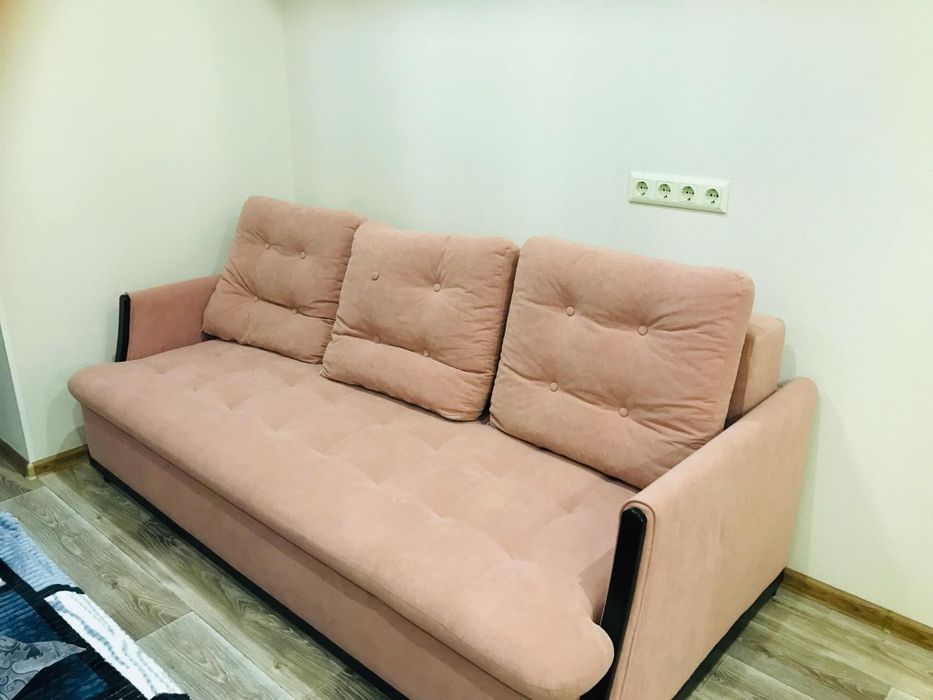 Подобова(погодинна) оренда квартири,парк Покровський,вул.Полтавська 64