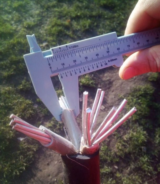 Кабель електричний 3 фазний 
 фазний алюмінієвий. Ціна 100 за 1 метр.