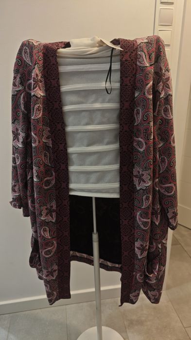 Nowa damska narzutka rozm 48