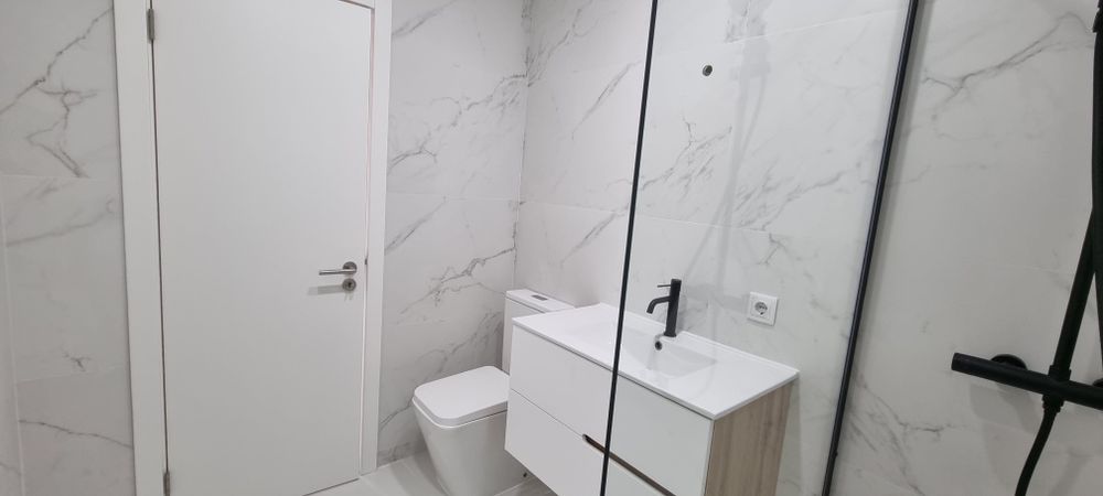 Vende-se  t2 remodelado Torre Marinha Arrentela