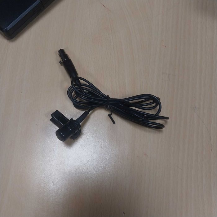 Радіосистема SAMSON Concert 88 SWC88BLM5-F з петличним мікрофоном