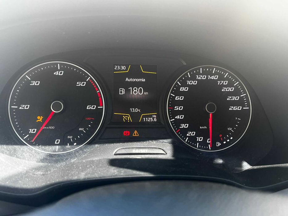 SEAT Leon ST 1.6 TDI 2018 | 105 000 km | Para reparar | Boa oportunidade