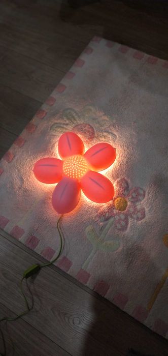 TAPETE QUARTO MENINA -Oferta candeeiro Flor