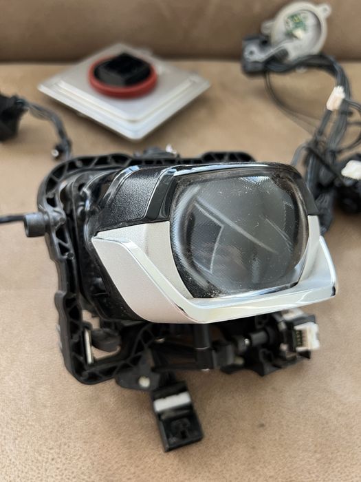 Коплектуючі фар bmw led g20