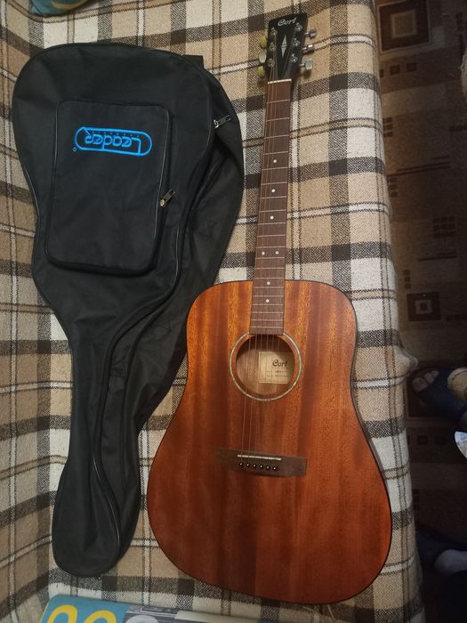 Гитара Cort +струны и чехол