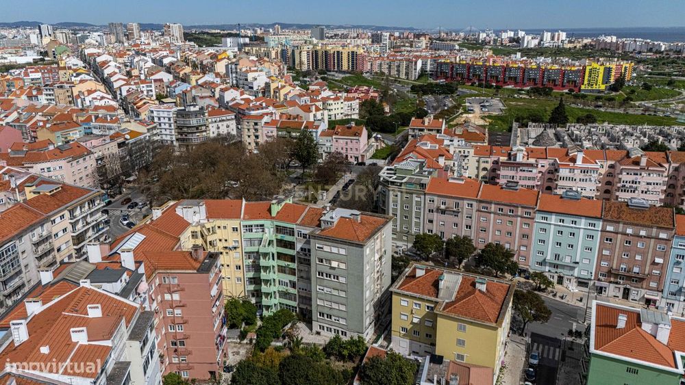 Apartamento T2 remodelado (Penha de França) -  (PROPOSTAS MULTIPLAS)