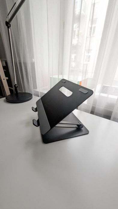 Aluminiowy stojak na laptopa Nillkin