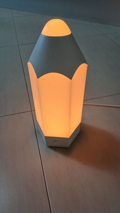 Candeeiro LED Ikea de mesa, multicor como Novo