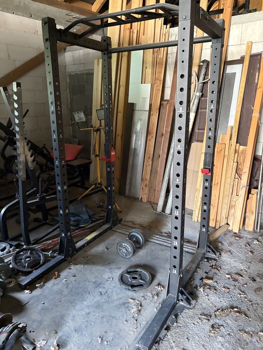 Sprzet do silowni klatka rack