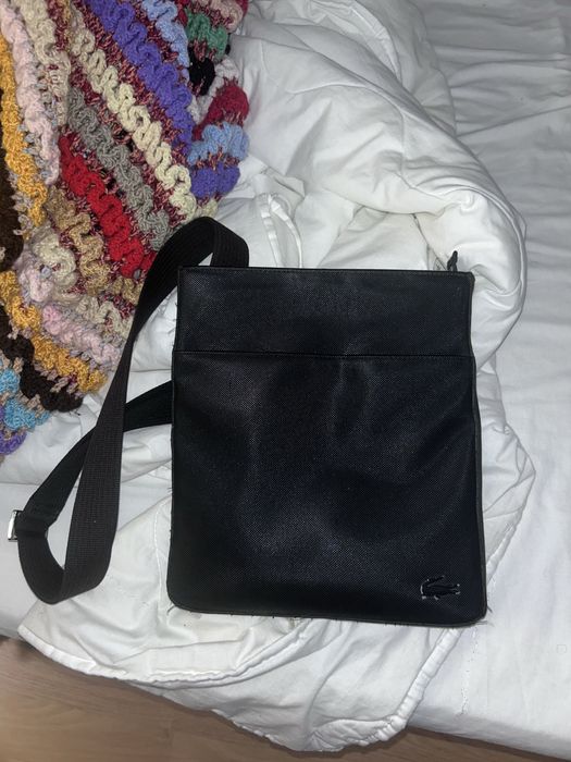 Bolsas da guess e da lacoste